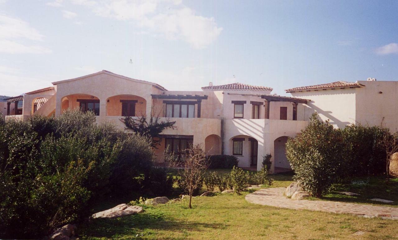 אפרטהוטל מרינלה Le Corti Di Marinella מראה חיצוני תמונה